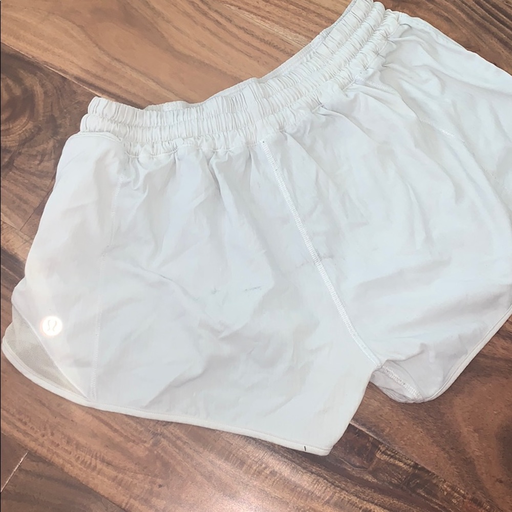 LULULEMON HOTTY HOT SHORT 2”